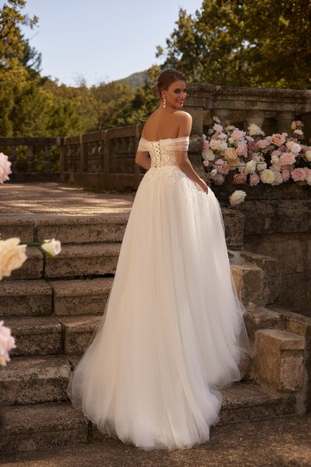 https://www.sposa-lia.com/images/stories/virtuemart/product/3) Amanda.jpg